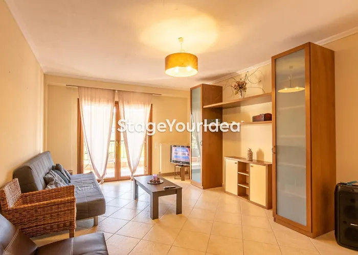 Lux Apartment - One Bedroom , Living Room , Kitchen , Bathroom - For 1 To 7 People, Also For Parties & Gatherings Up To 25 People, Only 15 Minutes From Thessaloniki City Center And 8\' Minutes From Thessaloniki Airport