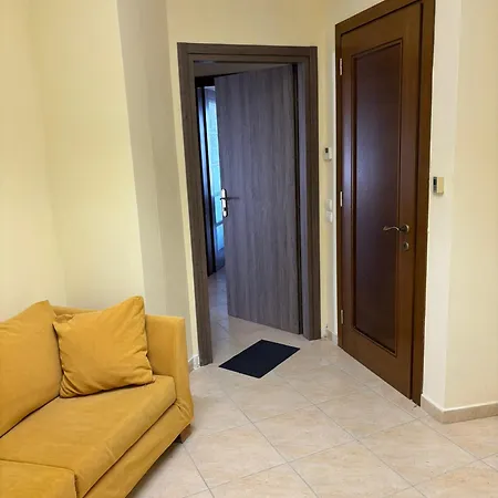 Lux Apartment - One Bedroom , Living Room , Kitchen , Bathroom - For 1 To 7 People, Also For Parties & Gatherings Up To 25 People, Only 15 Minutes From Thessaloniki City Center And 8' Minutes From Thessaloniki Airport Neon Rysion Exterior photo