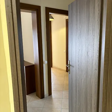 Lux Apartment - One Bedroom , Living Room , Kitchen , Bathroom - For 1 To 7 People, Also For Parties & Gatherings Up To 25 People, Only 15 Minutes From Thessaloniki City Center And 8' Minutes From Thessaloniki Airport Neon Rysion Exterior photo