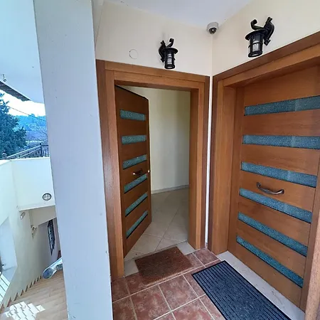 Lux Apartment - One Bedroom , Living Room , Kitchen , Bathroom - For 1 To 7 People, Also For Parties & Gatherings Up To 25 People, Only 15 Minutes From Thessaloniki City Center And 8' Minutes From Thessaloniki Airport Neon Rysion Exterior photo