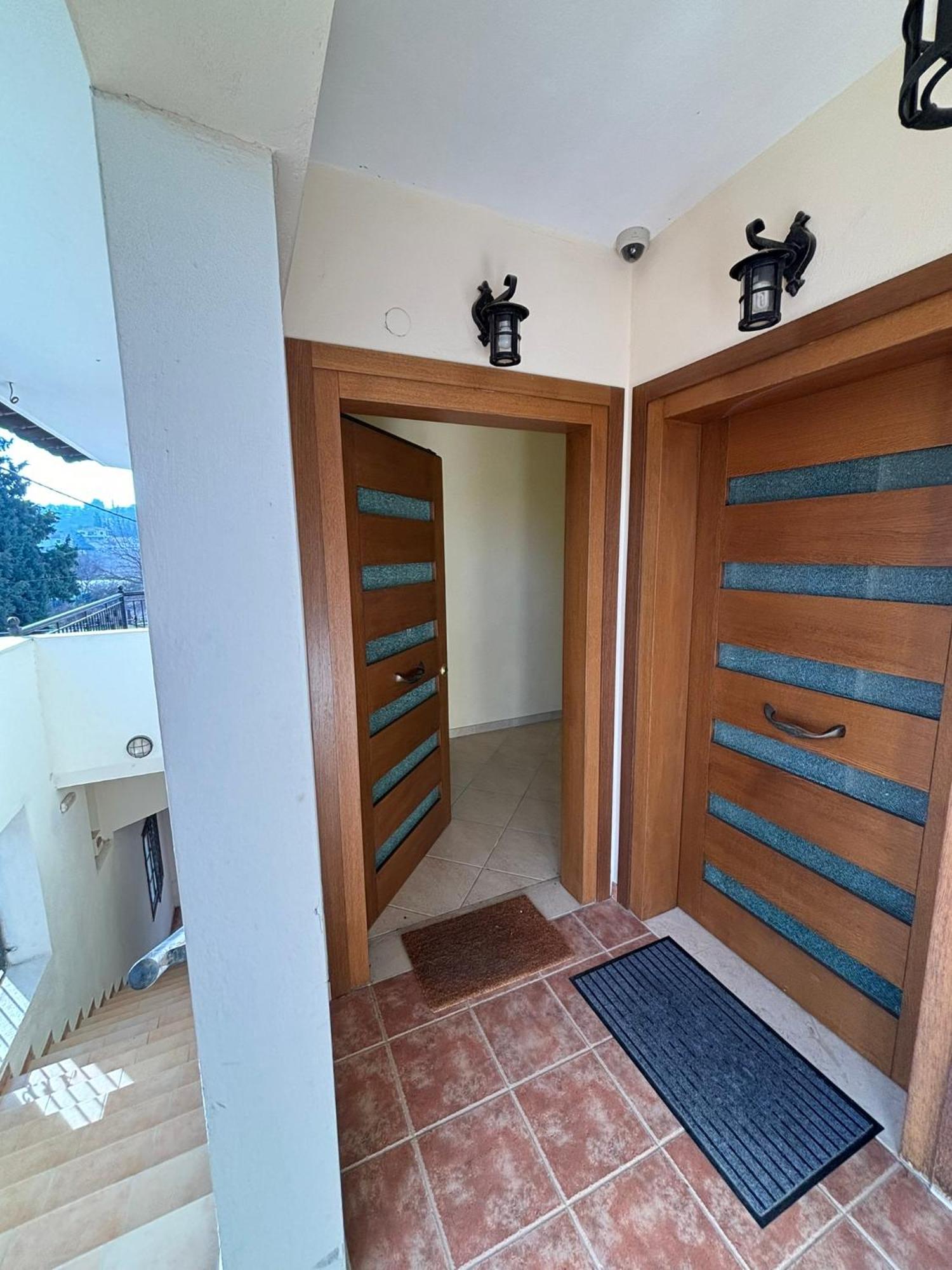 Apartment Lux - One Bedroom , Living , Kitchen , Bathroom - For 1 To 7 People, Also For Parties & Gatherings Up To 25 People, Only 15 Minutes From Thessaloniki Center And 8' Minutes From Thessaloniki Airport