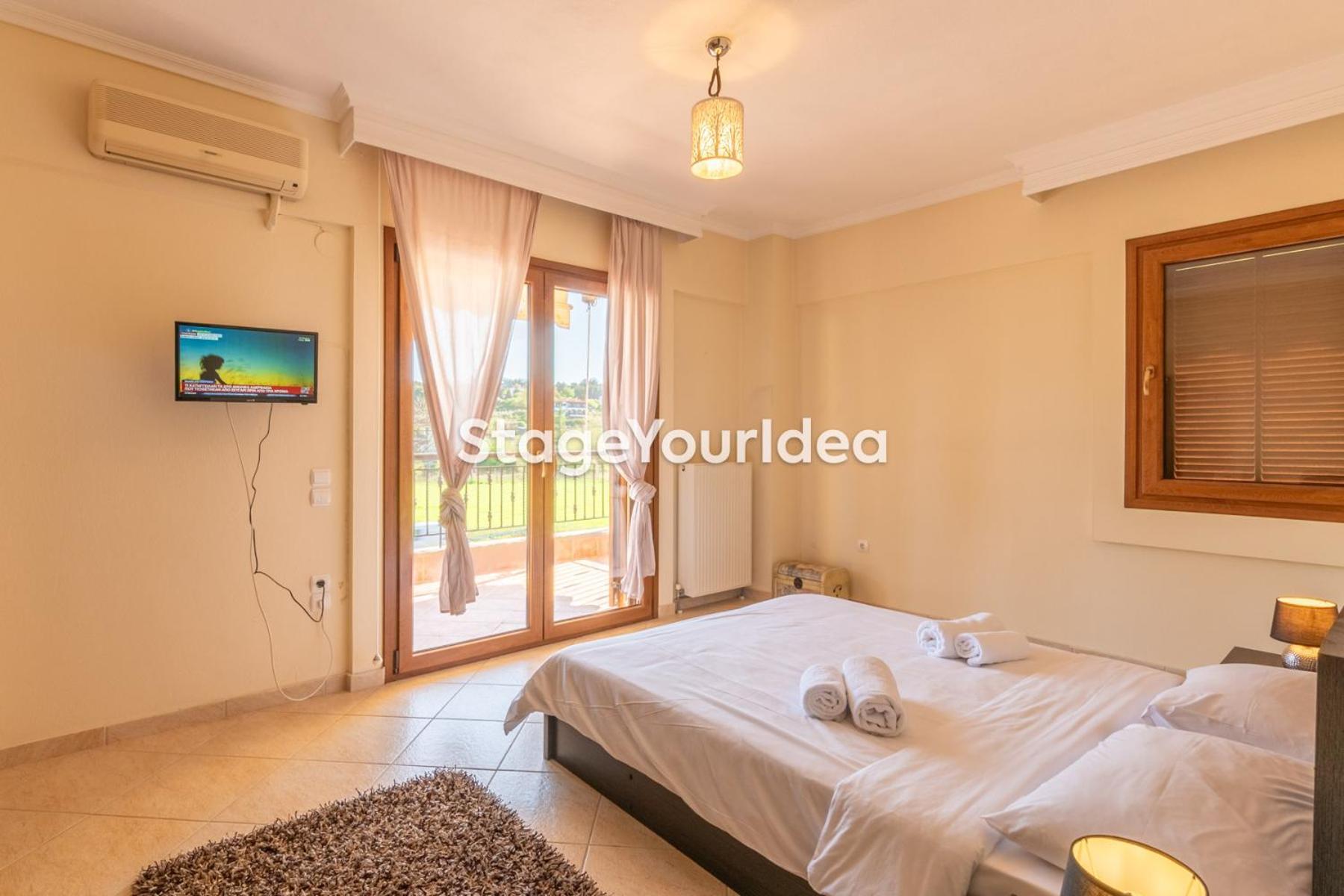 Apartment Lux - One Bedroom , Living , Kitchen , Bathroom - For 1 To 7 People, Also For Parties & Gatherings Up To 25 People, Only 15 Minutes From Thessaloniki Center And 8' Minutes From Thessaloniki Airport *