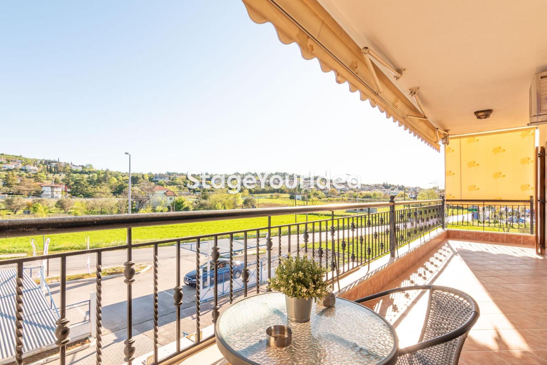 Apartment Lux - One Bedroom , Living , Kitchen , Bathroom - For 1 To 7 People, Also For Parties & Gatherings Up To 25 People, Only 15 Minutes From Thessaloniki Center And 8' Minutes From Thessaloniki Airport